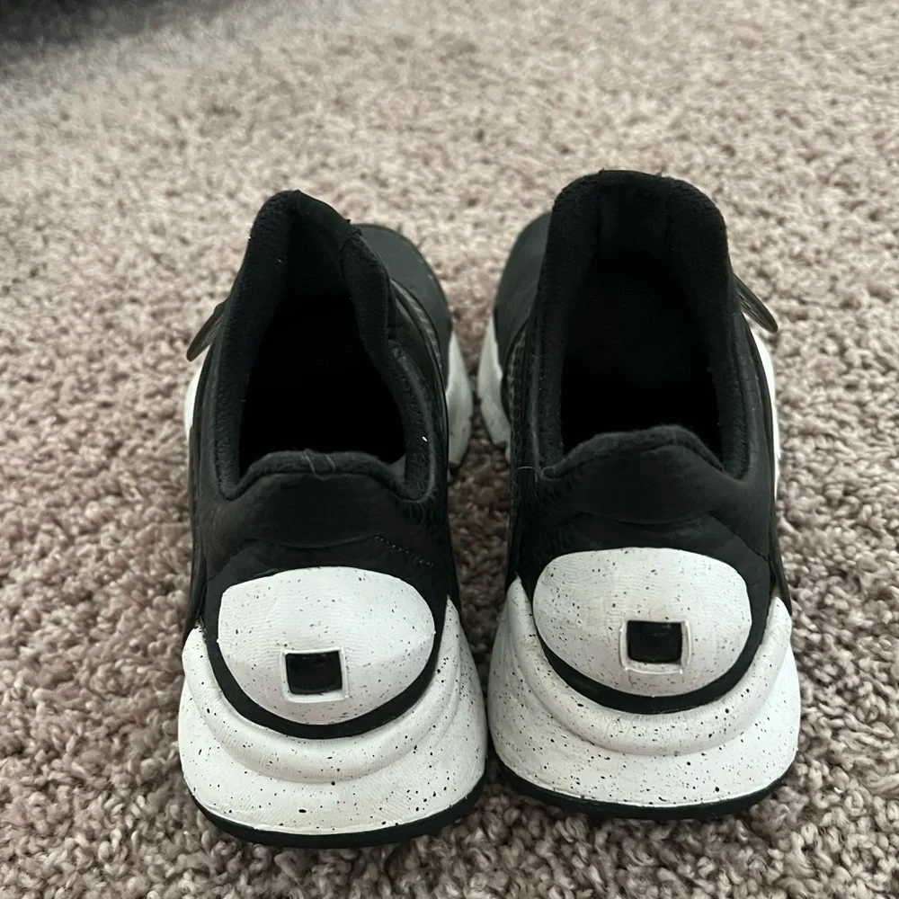 Women’s Nike Dart Shoes - Picture 4 of 6